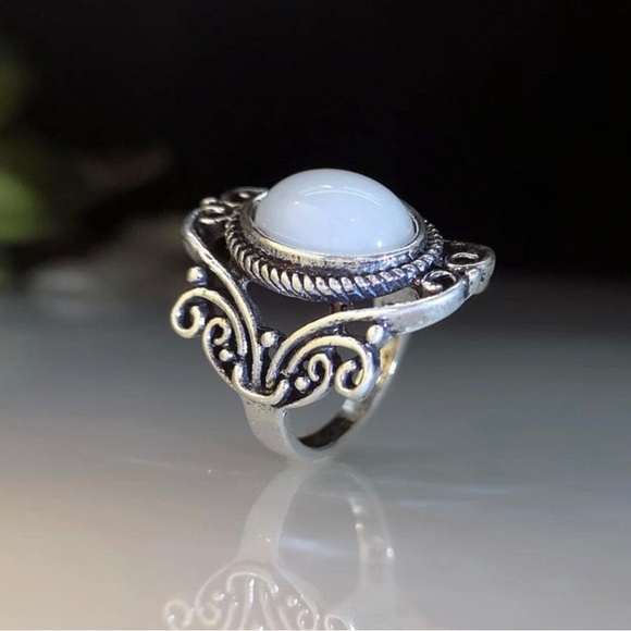 Oval Antique Silver Vintage Look Ring - Picture 3 of 12